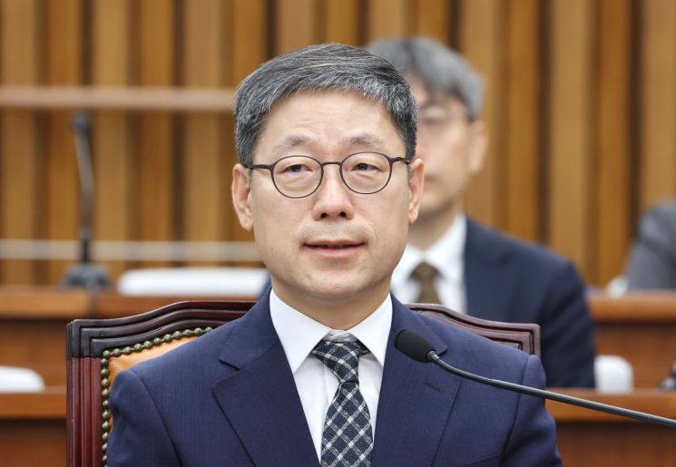 신임 대법관 취임…노경필 "양 끝단 무게 공정하게"·박영재 "정의 향해 걷겠다"
