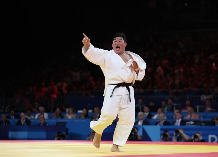 유도 김민종, 올림픽 은메달 확보…한국 최중량급 새 역사[파리올림픽]