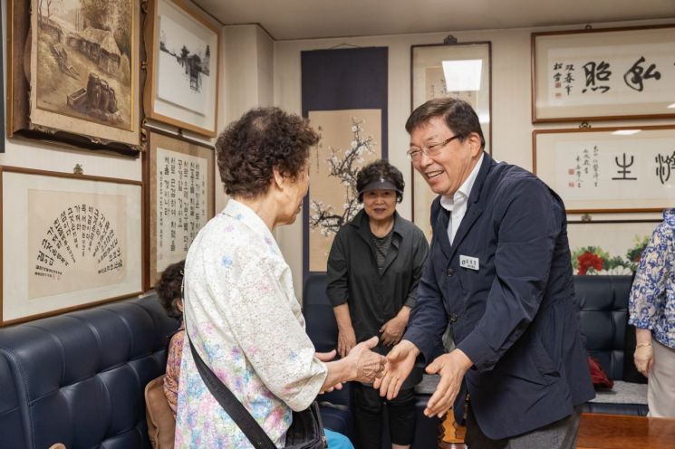 광진구, 폭염 속 취약계층 보호 총력... 돌봄 활동 강화