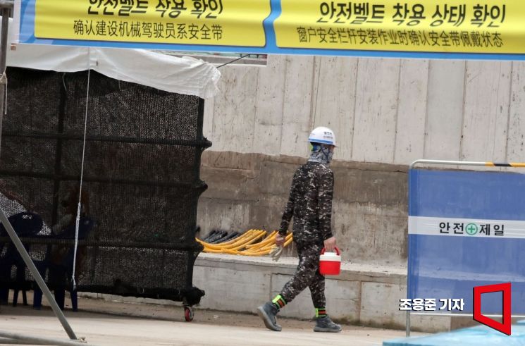 2월 구직급여 신청 '역대 최대' 11.7만명…지급액도 최고치