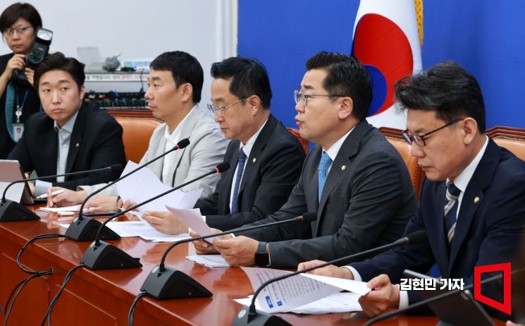 [포토] 박찬대 “尹, 거부권 중독…‘묻지마 거부권’이 정치실종 원인”