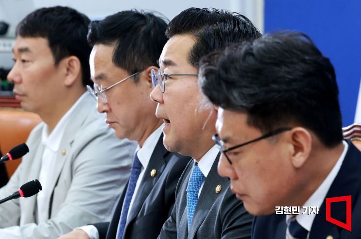 [포토] 박찬대 “이 정도면 거부권 중독…민주화 이후 최악 기록”