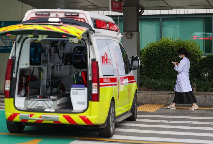 뇌혈전 의심 중학생, 병원 없어 12시간 대기…"응급의료 붕괴 대혼란"