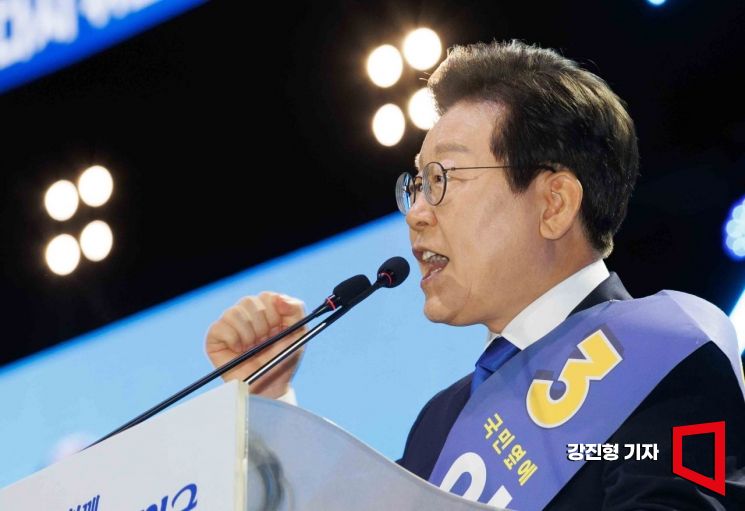 [속보] 이재명, 민주당 대표 연임