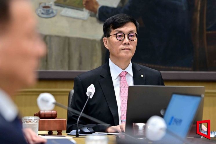 이창용 한국은행 총재가 22일 서울 중구 한국은행 본관에서 금융통화위원회 본회의를 주재하고 있다. 사진=사진공동취재단