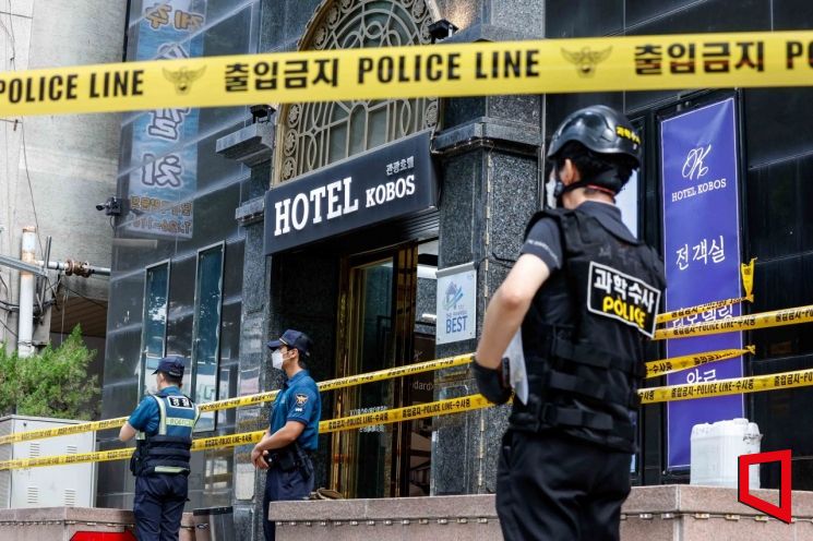 소방당국 "부천 호텔 화재, 8층 객실 전기적 요인 추정"