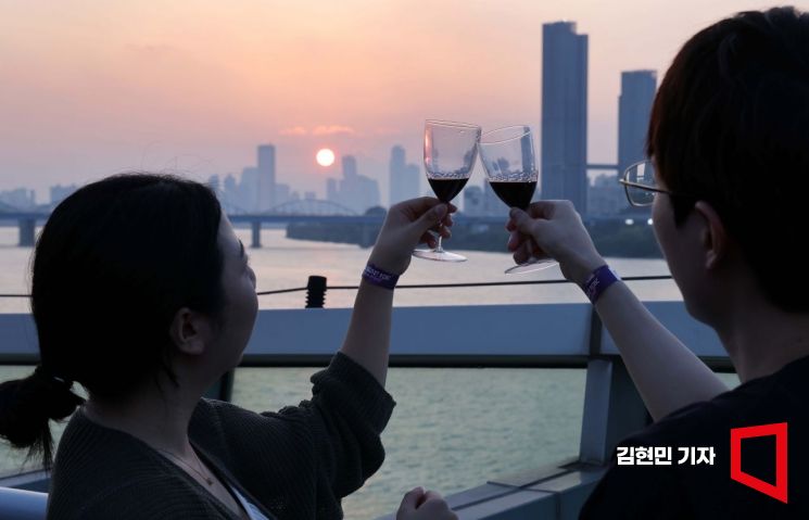 [포토] 한강에서 즐기는 와인 축제, 2024 글로벌 와인 앤 푸드 트립 - 아시아경제