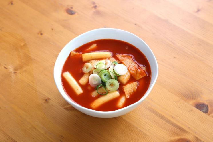 떡볶이 물가의 오름폭이 물가오름폭의 두배 이상이라는 분석이 나왔다. [이미지출처=픽사베이]