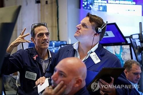 뉴욕증시, PCE에 순응…다우 신기록·S&P500 4개월 연속 상승 마감