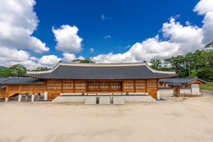 경복궁 흥복전, 옛 모습 되찾는다…단청 복원공사