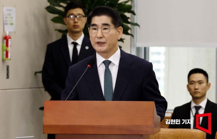 김용현 국방장관 후보자 “자체 핵무장 가능성 포함”