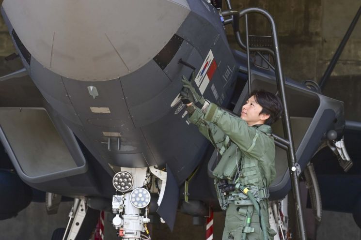 “내가 KF-21 최초 여성 시험비행조종사”