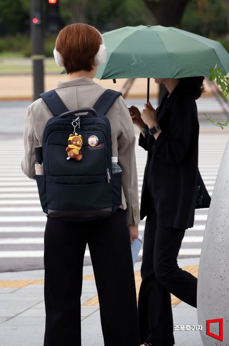 [포토] 긴팔옷이 어색하지 않은 날씨