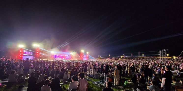 파주 임진각서 열린 'DMZ 평화콘서트'에 2만명 몰려