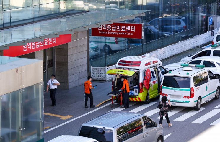 응급실 떠난 군의관들 징계 놓고...복지부-국방부 혼선(종합)