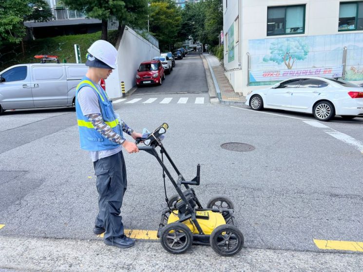 관악구, 특별순찰과 공동 탐사로 도로 싱크홀 찾아낸다  