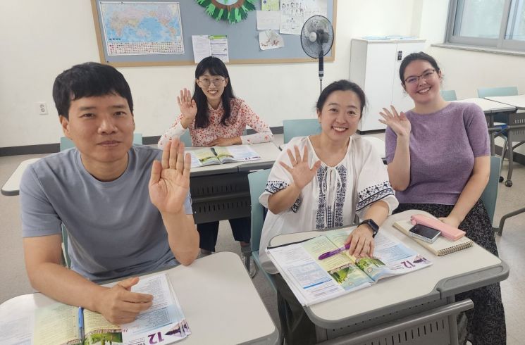 월 2만원에 영어부터 아랍어까지…7개 국어 가르치는 구청[별별행정]