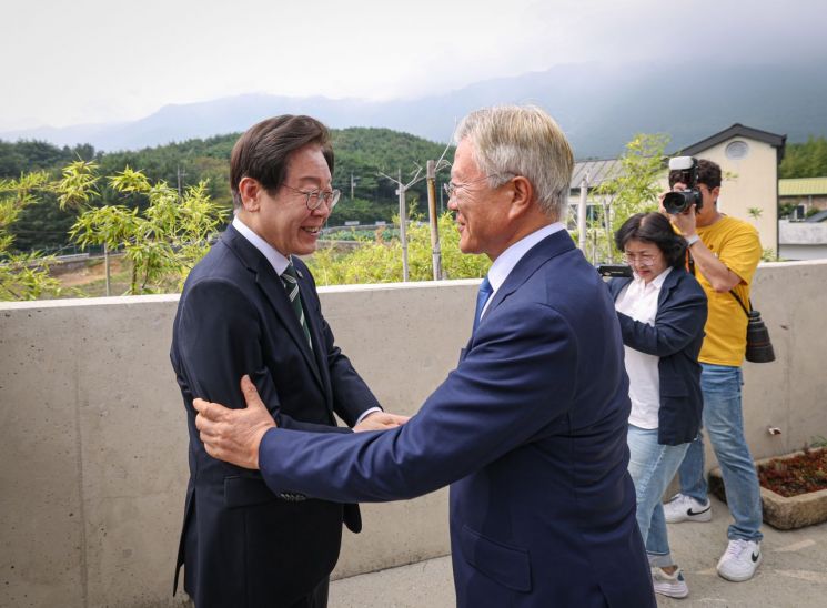 文 "준비 안된 대통령" 발언에…용산 "자신부터 되돌아봐야"