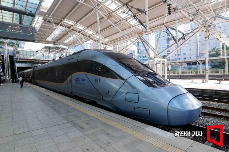 서울역 KTX 열차. 사진=강진형 기자aymsdream@