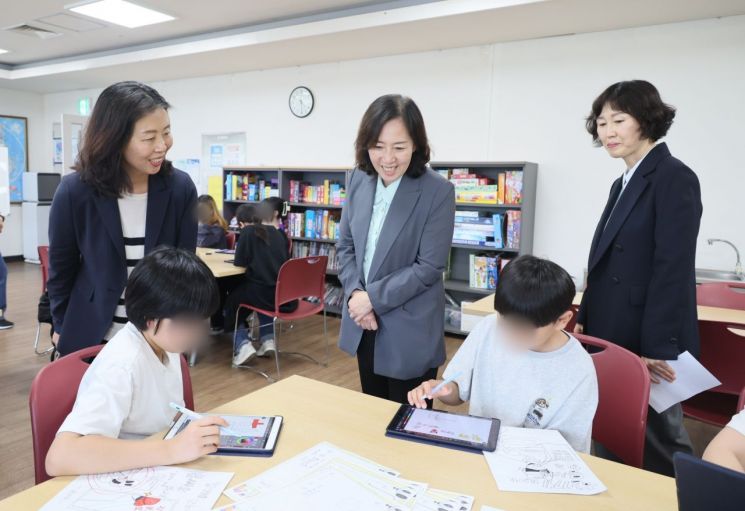 [단독]'늘봄학교' 협력한다던 여가부, 청소년 방과후 예산 11억 삭감