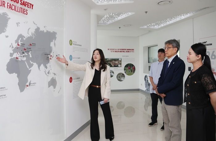 로얄캐닌 김제공장, 대만 농업부 장관 방문