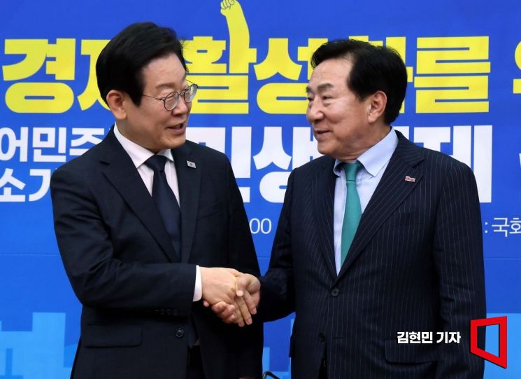 [포토] 김기문 중기중앙회장 만난 이재명 대표
