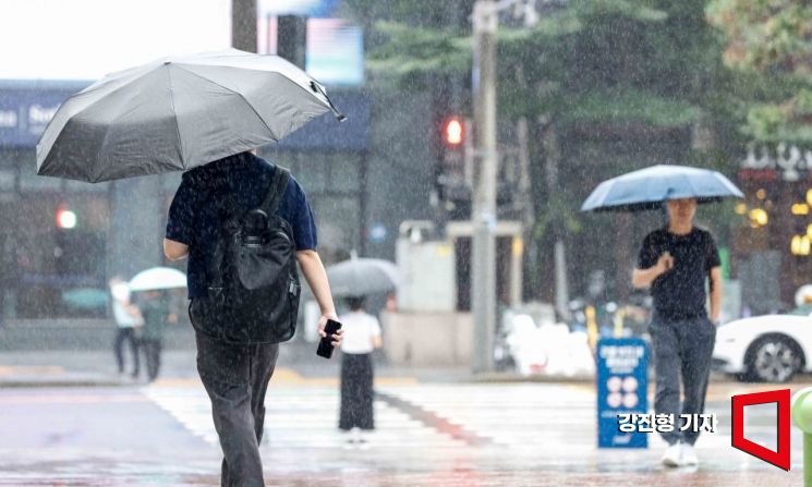 무더위 가고 가을 온다…전국 흐리고 강한 비