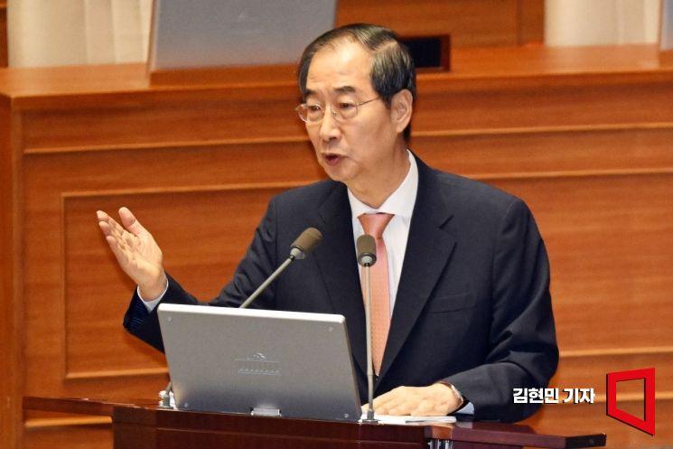 한덕수 국무총리가 12일 교육·사회·문화 분야 대정부 질문이 진행된 국회 본회의에 참석해 남인순 더불어민주당 의원 질의에 답변하고 있다. 사진=김현민 기자 kimhyun81@