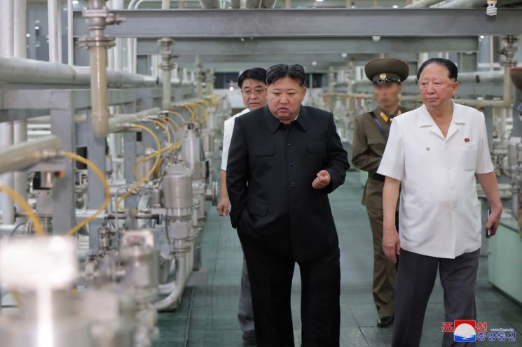 2024년 9월 13일 김정은 북한 국무위원장이 핵무기연구소와 무기급 핵물질 생산시설을 현지지도했다. 연합뉴스
