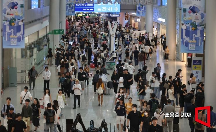 인천국제공항 제1여객터미널 면세구역 사진=조용준 기자 jun21@