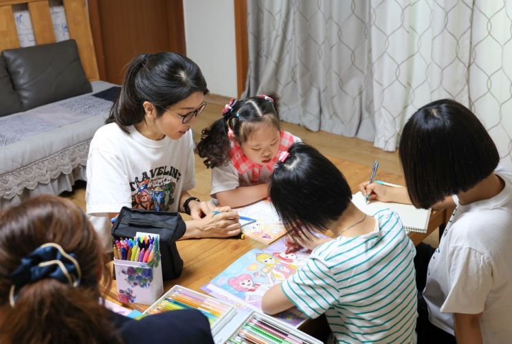 김건희 공개 행보에…민주당 "파렴치…가야 할 곳은 특검 조사실"