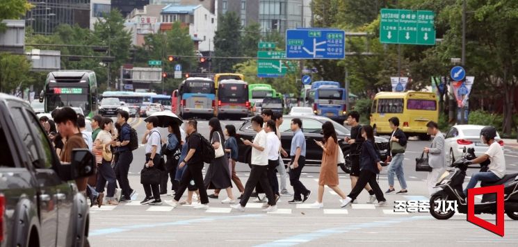 출근하는 직장인들의 모습. 아시아경제DB