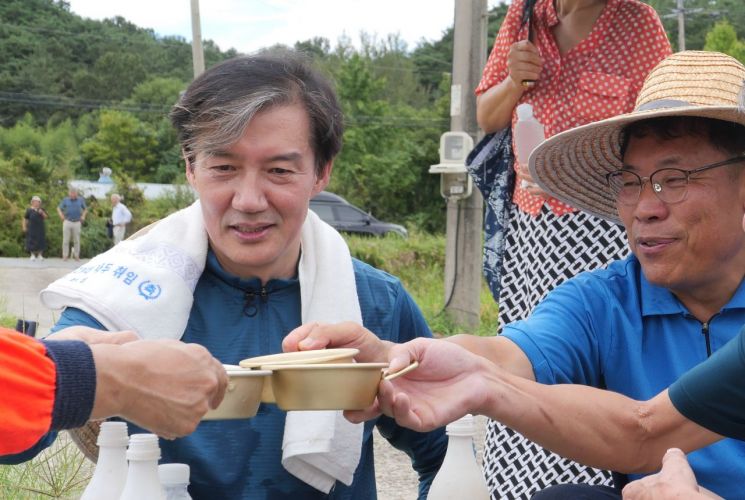 조국혁신당, 영광서 일정…재보궐 단일화 두고 민주당과 신경전