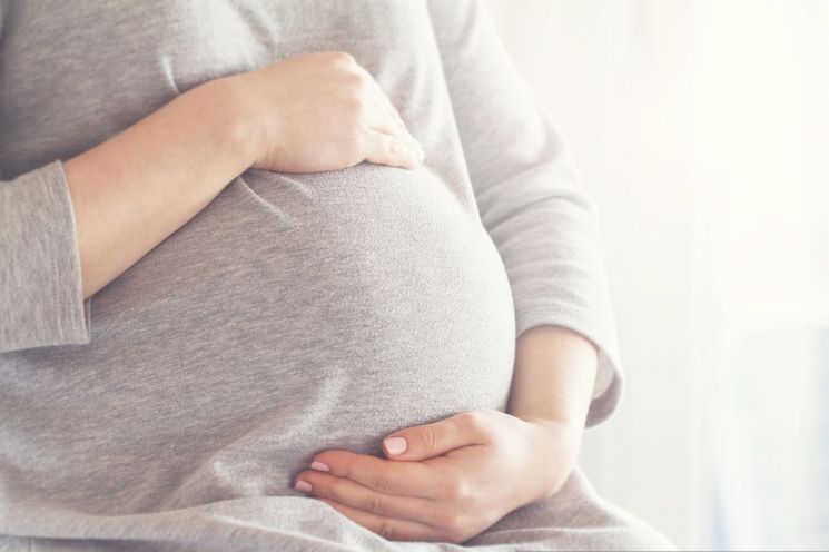 "동거하더니 임신한 20대 딸, 아이 낳고 결혼한다네요"…엄마 한탄