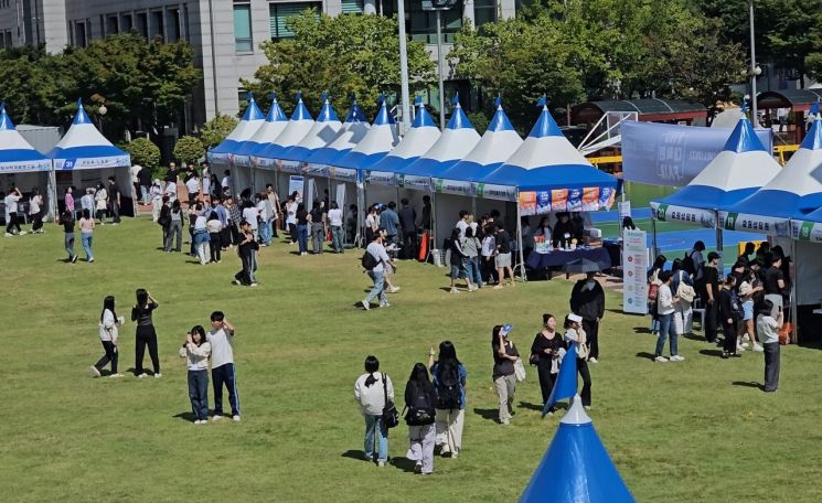 학술과 축제가 하나로… 부산대, ‘PNU 대학원 FAIR’ 개최