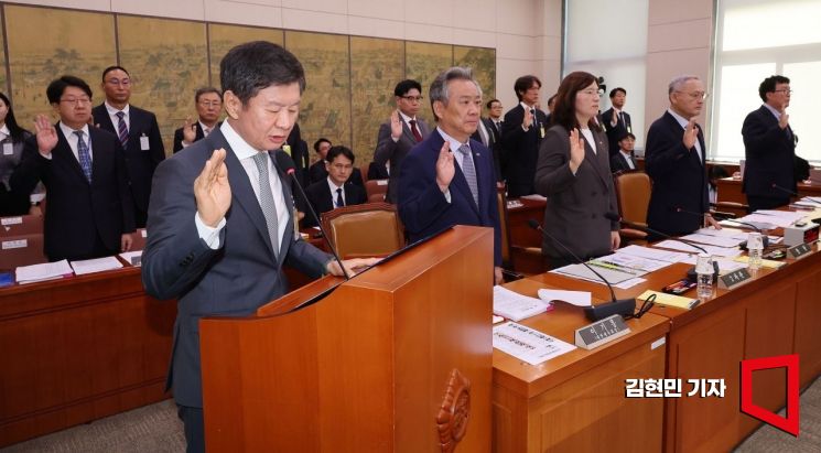 정몽규·홍명보 국회 출석…의원들 시작부터 "자료 제출 미흡" 질타