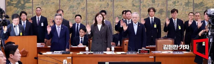 [포토] 문체위 현안질의서 선서하는 증인들