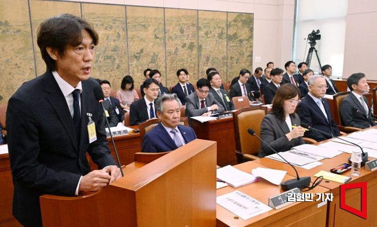 홍명보 감독 "선임 과정 특혜 있었다고 생각하지 않아"