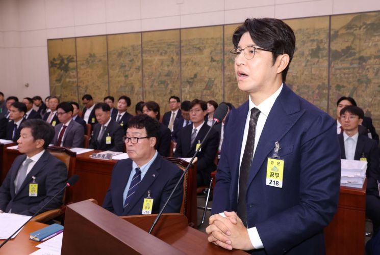 빵집이 무슨 죄…홍명보 단골집 알려지자 축구팬들 악플세례