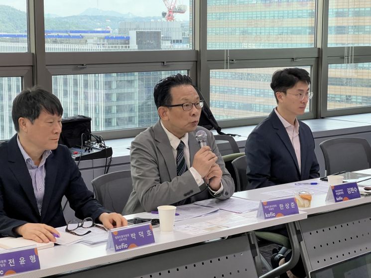 "영화계 허리 튼튼해야" 영진위 중급 상업영화 육성에 주안점