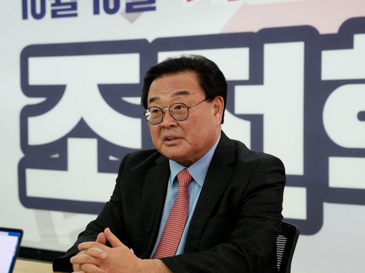 [인터뷰]조전혁 "역사 교과서, 이념 논쟁 빠져야…이승만 독재자 아냐"