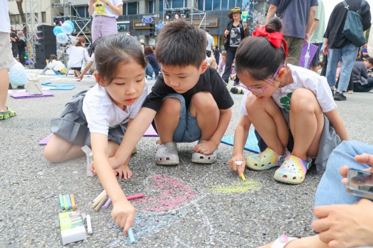 파란 하늘...서울 가을 축제로 시민들 '함박 웃음'