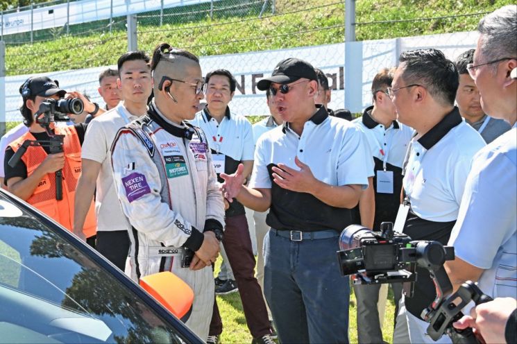 "車경주대회 저변 확산" N페스티벌 현장 찾은 정의선 회장