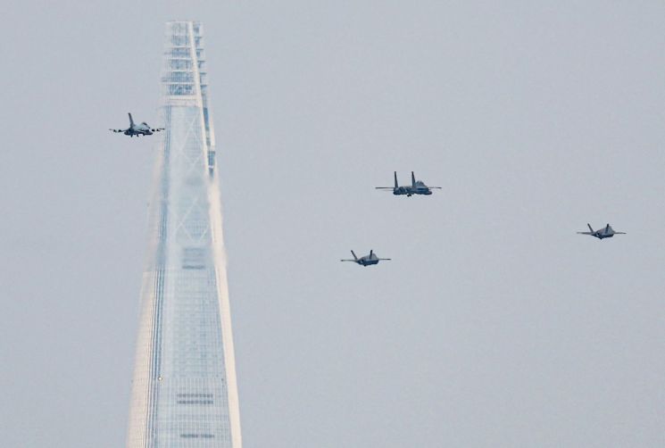 내일 서울상공 미 전략폭격기 B-1B 랜서 비행한다