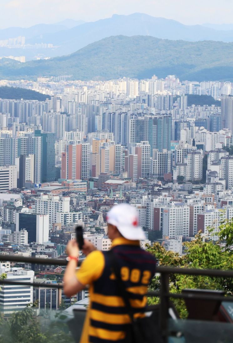 무슨 돈으로 다들 집 사나 했더니…2030은 주식, 4050은 집 팔았다