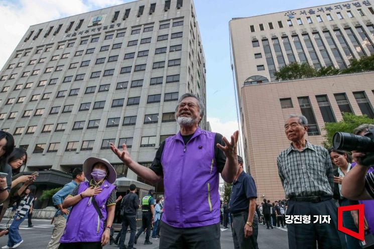 [포토] 박희영 1심 무죄 판결에 울분 터뜨리는 이태원 참사 유가족