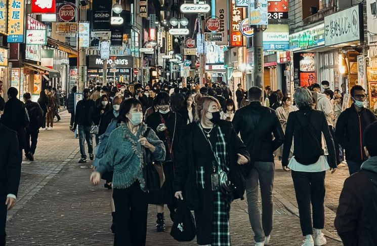 "밤마다 역 주변 술판 벌어져"…도쿄 시부야, 특단의 대책