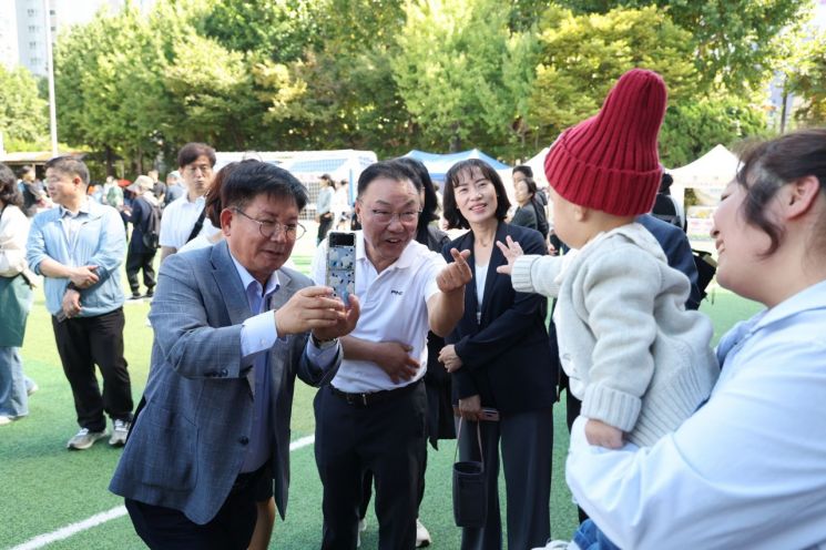 박강수 마포구청장 성메·간데마을 축제서 주민과 화합의 시간