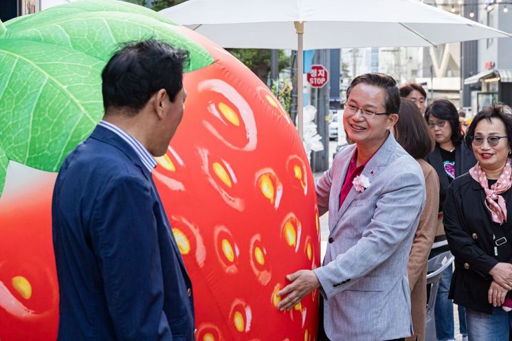 선유로운 노포페스티벌에 참여한 최호권 영등포구청장