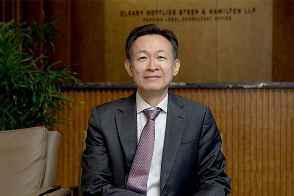 [글로벌로펌리포트] “변호사 첫 출근지는 뉴욕 현장”